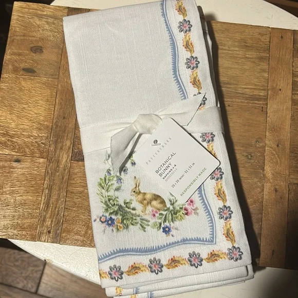 Pottery Barn Botanical Bunny 🐰 Cotton Napkins Set Of 4 BNWT - Picture 5 of 7